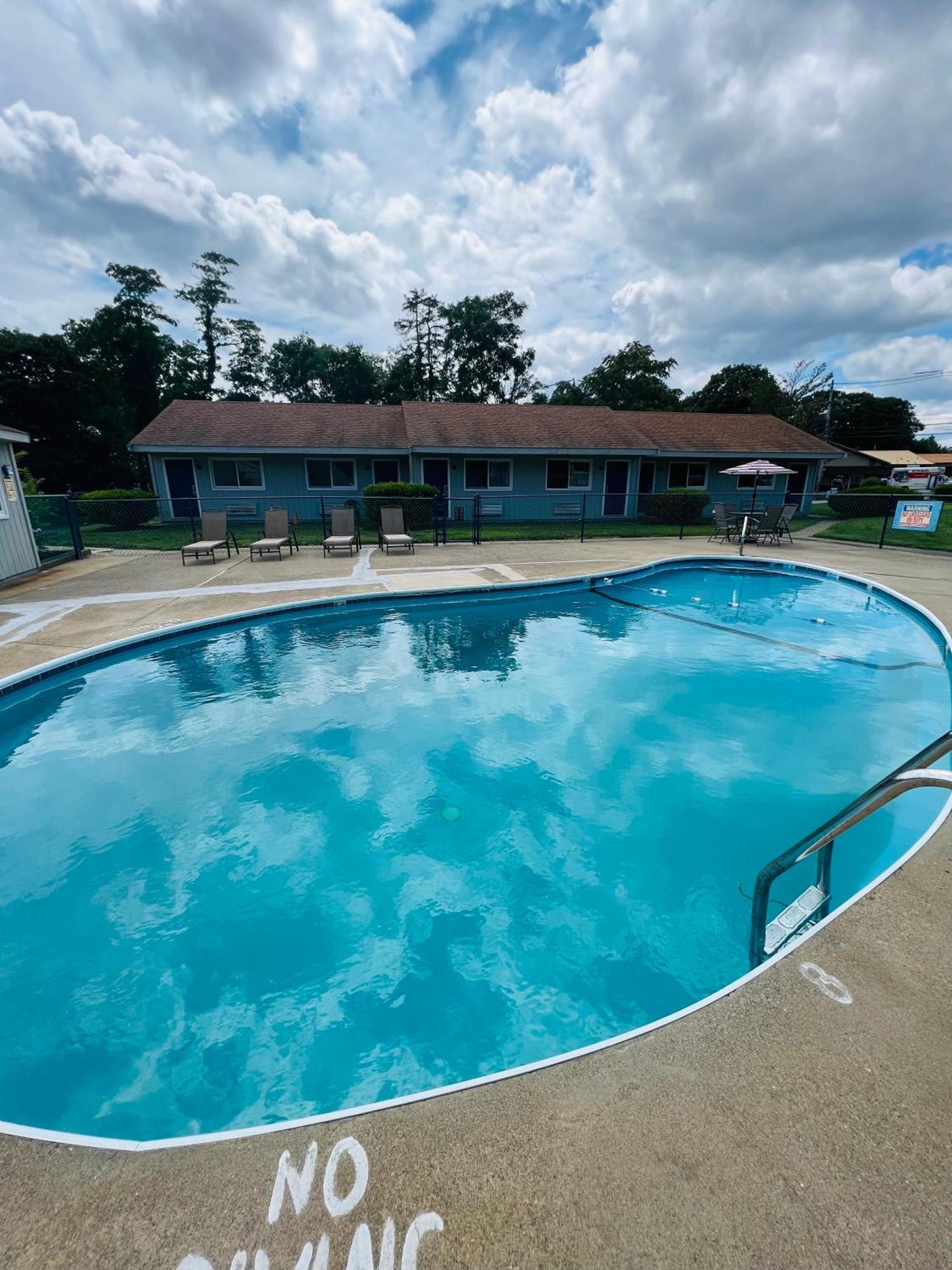 Captain'S Lodge Motel Gloucester Bagian luar foto