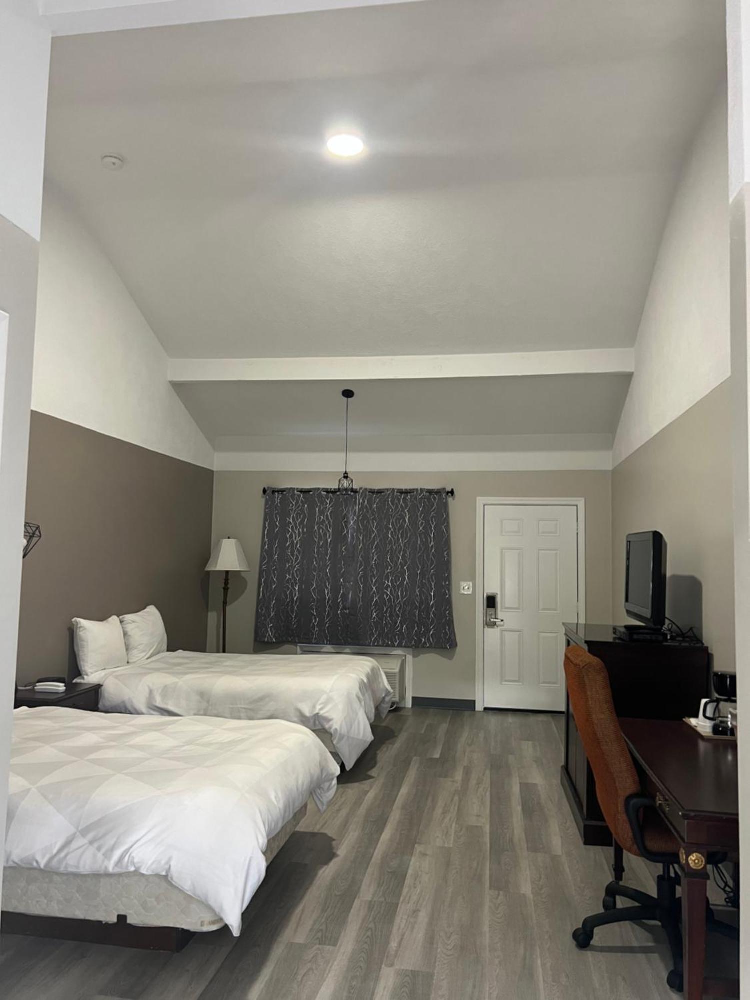Captain'S Lodge Motel Gloucester Bagian luar foto