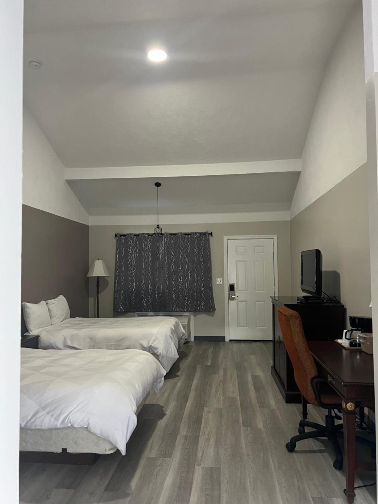 Captain'S Lodge Motel Gloucester Bagian luar foto